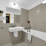 Riverside Luxury With Garage Appartamento *