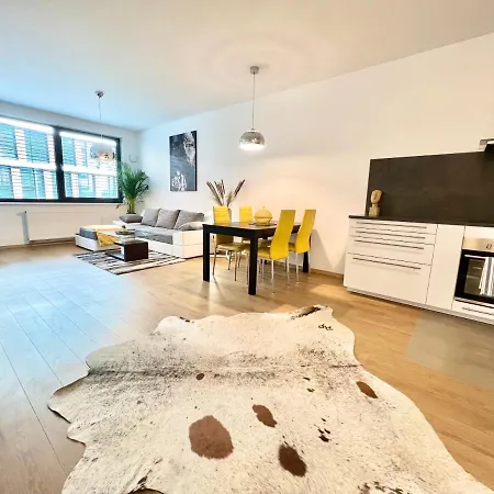 Riverside Luxury Daire *