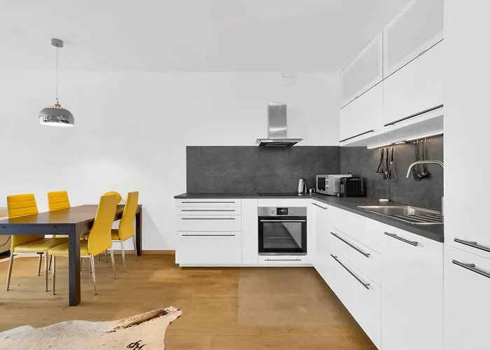 Riverside Luxury With Garage דירה