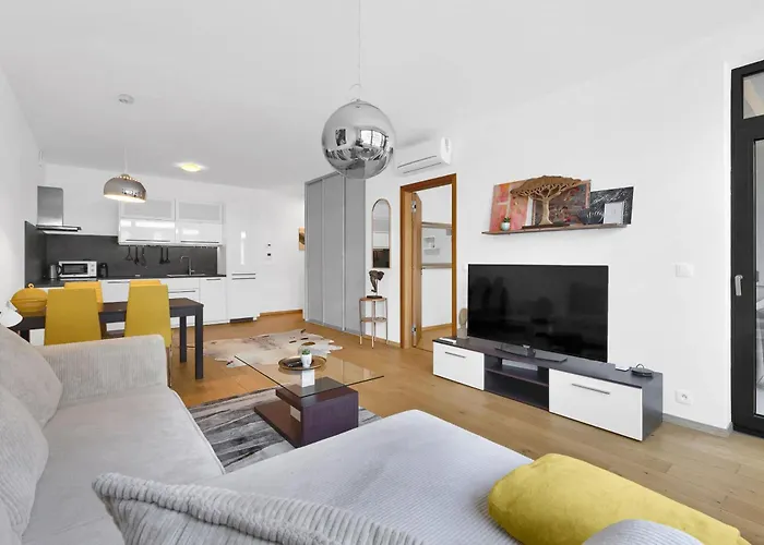 Riverside Luxury With Garage * ברטיסלאבה