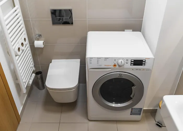 Riverside Luxury With Garage ברטיסלאבה